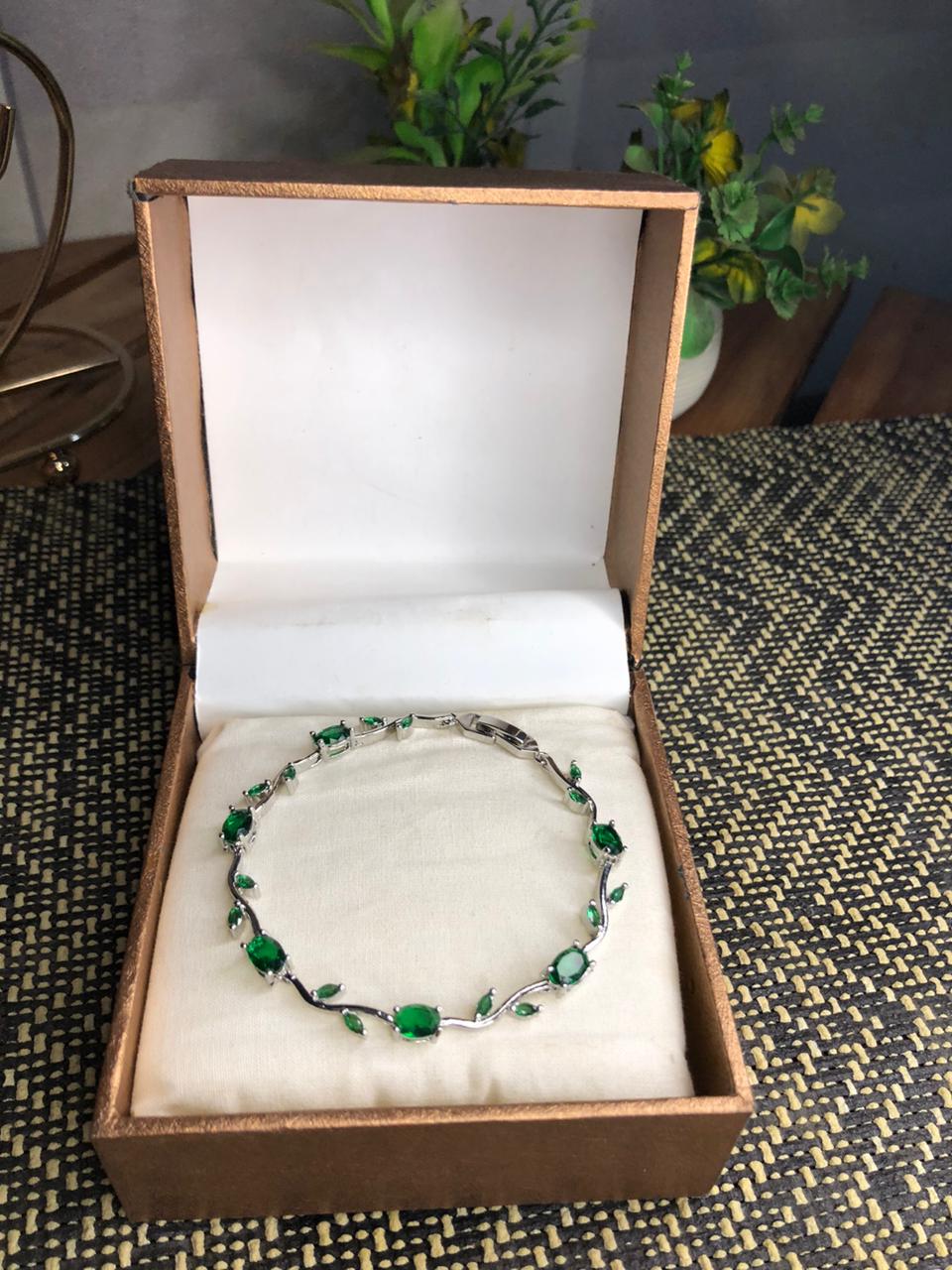 Emerald Green Tulip Bracelet