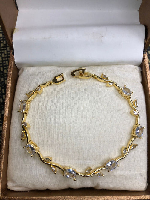 Gleaming White Tulip Bracelet